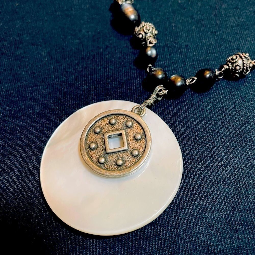 Pearl she'll necklace  NWOT